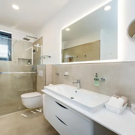 Karina Villa Sunset - Luxury Apartment Near Sea *
