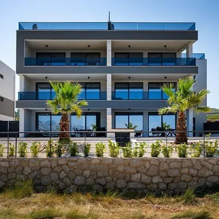 Karina Villa Sunset - Luxury Apartment Near Sea